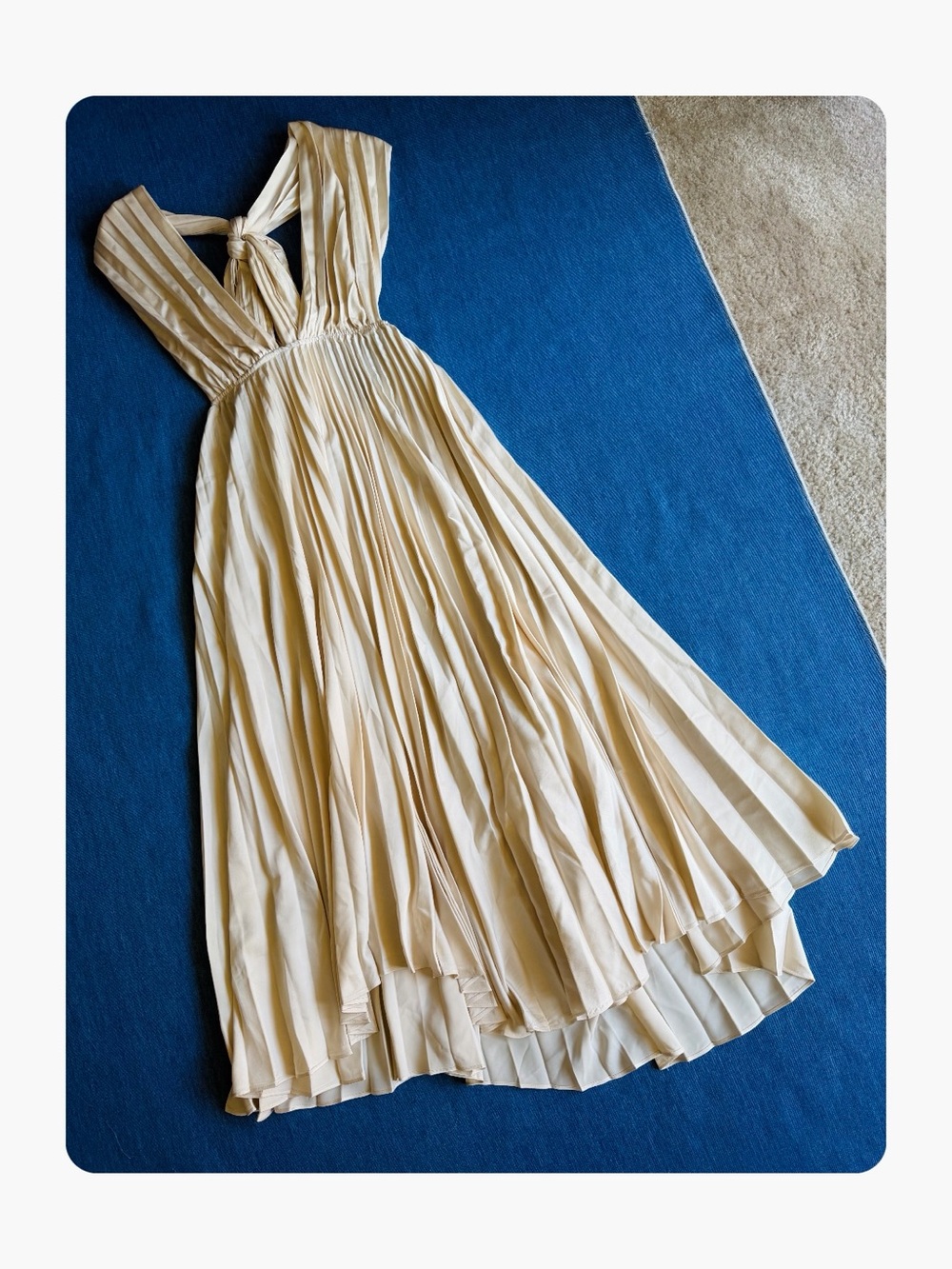★ Hello Molly Prime Asset Pleated Midi Gown Dress Champagne 8 ★ - Picture 4 of 17
